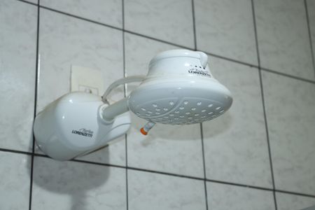 Casa de condomínio para alugar com 253m², 5 quartos e 2 vagasBanheiro 