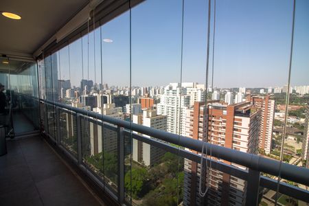Apartamento à venda com 70m², 2 quartos e 1 vaga Apartamento à venda com 70m², 2 quartos e 1 vagaVaranda