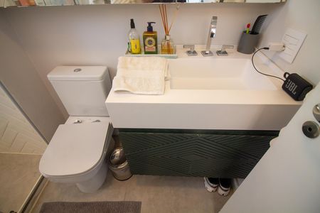 Apartamento à venda com 70m², 2 quartos e 1 vaga Apartamento à venda com 70m², 2 quartos e 1 vagaBanheiro da Suíte