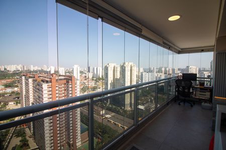 Apartamento à venda com 70m², 2 quartos e 1 vaga Apartamento à venda com 70m², 2 quartos e 1 vagaVaranda
