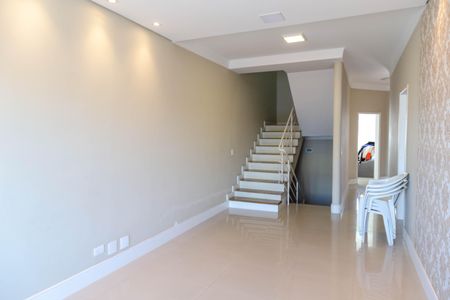 Sala 2 de casa para alugar com 5 quartos, 289m² em Jardim Munhoz, Guarulhos