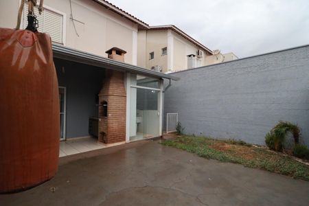 Casa de condomínio para alugar com 100m², 3 quartos e 3 vagas Casa de condomínio para alugar com 100m², 3 quartos e 3 vagasQuintal