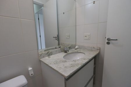 Casa de condomínio para alugar com 100m², 3 quartos e 3 vagas Casa de condomínio para alugar com 100m², 3 quartos e 3 vagasBanheiro