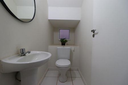 Casa de condomínio para alugar com 100m², 3 quartos e 3 vagas Casa de condomínio para alugar com 100m², 3 quartos e 3 vagasLavabo