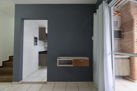 Casa de condomínio para alugar com 100m², 3 quartos e 3 vagas Casa de condomínio para alugar com 100m², 3 quartos e 3 vagasSala