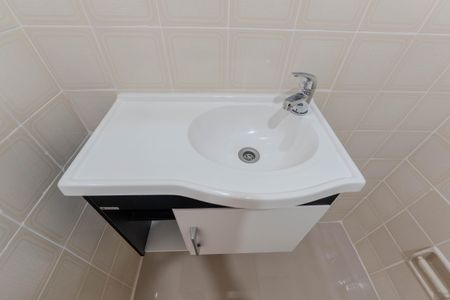 Banheiro de kitnet/studio para alugar com 1 quarto, 24m² em Bela Vista, São Paulo