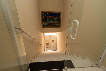 Studio para alugar com 28m², 1 quarto e sem vaga Studio para alugar com 28m², 1 quarto e sem vagaEscada de acesso