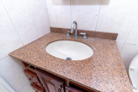 Casa à venda com 250m², 3 quartos e 3 vagasBanheiro Social