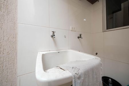 Casa à venda com 130m², 3 quartos e 2 vagasÁrea de Serviço