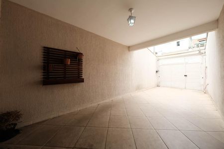 Casa à venda com 130m², 3 quartos e 2 vagasGaragem