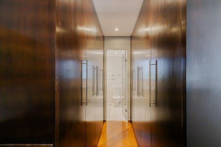 Apartamento à venda com 91m², 2 quartos e 2 vagasCloset da suíte