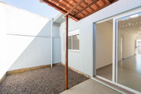 Casa à venda com 60m², 2 quartos e 2 vagas Casa à venda com 60m², 2 quartos e 2 vagasÁrea de Serviço