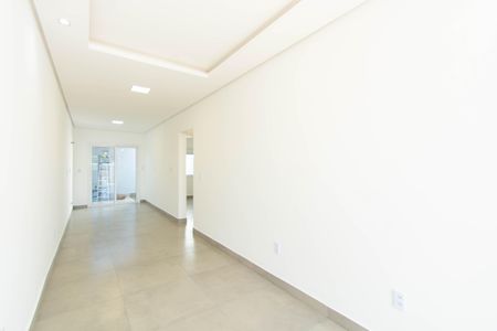 Casa à venda com 60m², 2 quartos e 2 vagas Casa à venda com 60m², 2 quartos e 2 vagasSala/Cozinha