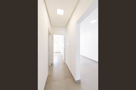 Casa à venda com 60m², 2 quartos e 2 vagas Casa à venda com 60m², 2 quartos e 2 vagasCorredor