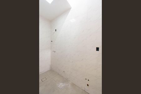 Casa à venda com 60m², 2 quartos e 2 vagas Casa à venda com 60m², 2 quartos e 2 vagasBanheiro Social