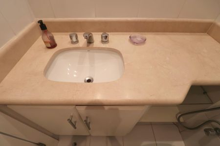 Apartamento para alugar com 230m², 4 quartos e 2 vagasBanheiro Social