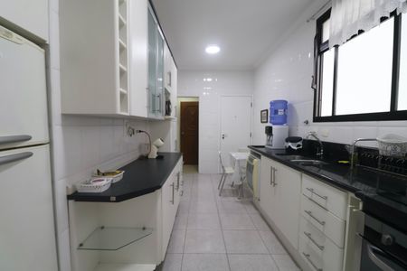 Apartamento para alugar com 230m², 4 quartos e 2 vagasCozinha