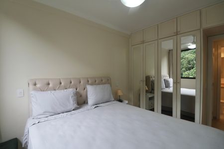 Apartamento para alugar com 230m², 4 quartos e 2 vagasQuarto 2