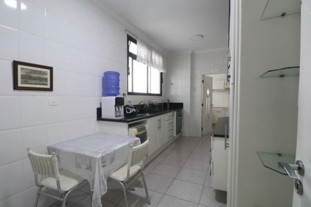 Apartamento para alugar com 230m², 4 quartos e 2 vagasCozinha