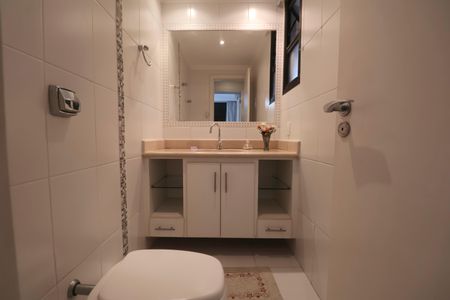 Apartamento para alugar com 230m², 4 quartos e 2 vagasLavabo