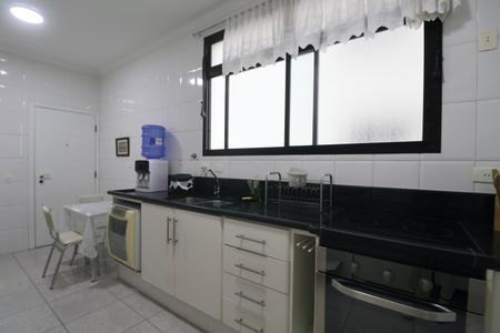 Apartamento para alugar com 230m², 4 quartos e 2 vagasCozinha