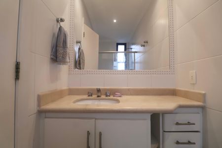 Apartamento para alugar com 230m², 4 quartos e 2 vagasBanheiro Suíte