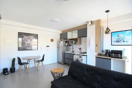 Sala/Cozinha de apartamento para alugar com 1 quarto, 30m² em Jardim Monte Kemel, São Paulo