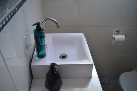 Casa à venda com 390m², 4 quartos e 6 vagasBanheiro da Suíte 2