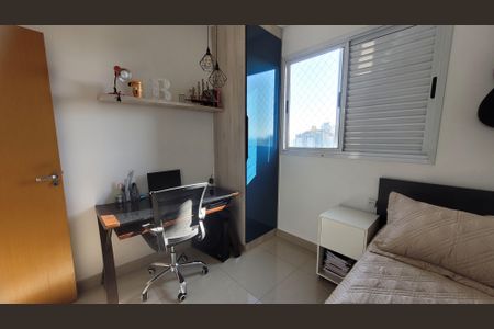 Apartamento à venda com 94m², 4 quartos e 2 vagasQuarto 2