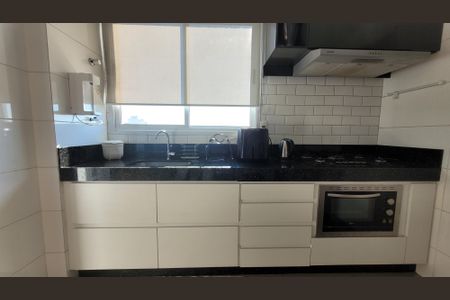 Apartamento à venda com 94m², 4 quartos e 2 vagasCozinha - Armários