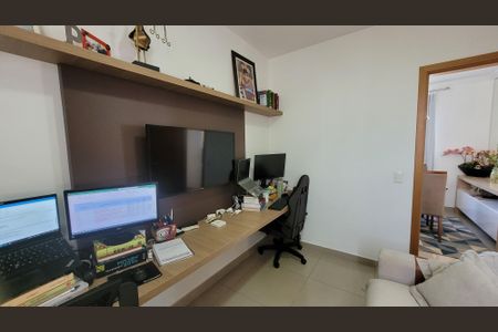 Apartamento à venda com 94m², 4 quartos e 2 vagasEscritório