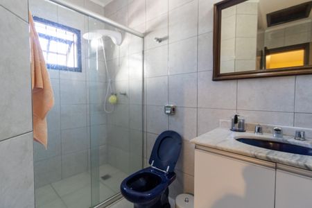 Casa à venda com 136m², 3 quartos e 2 vagasBanheiro