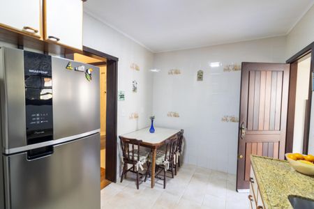 Casa à venda com 136m², 3 quartos e 2 vagasCozinha