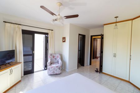 Casa à venda com 136m², 3 quartos e 2 vagasSuíte