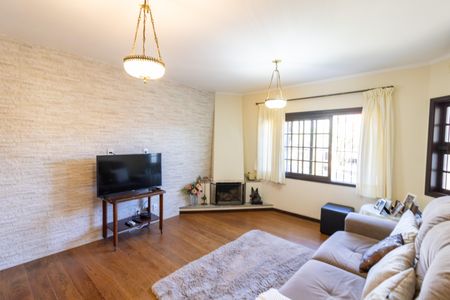 Casa à venda com 136m², 3 quartos e 2 vagasSala