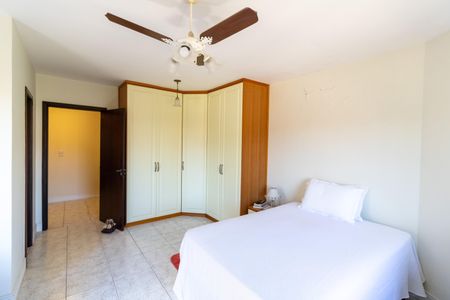 Casa à venda com 136m², 3 quartos e 2 vagasSuíte