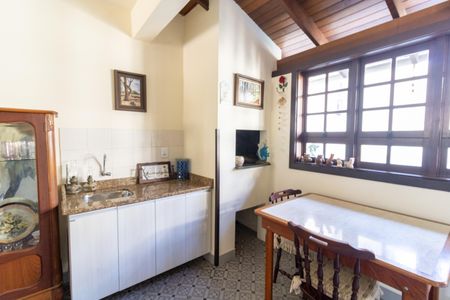 Casa à venda com 136m², 3 quartos e 2 vagasChurrasqueira