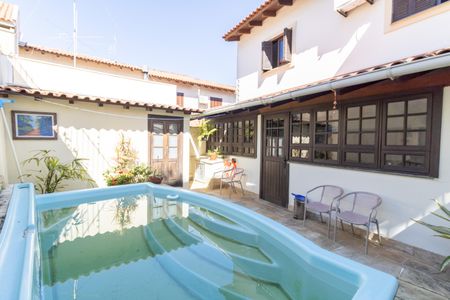 Casa à venda com 136m², 3 quartos e 2 vagasPiscina