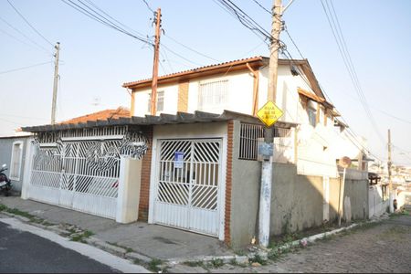 Casa à venda com 109m², 4 quartos e 3 vagas Casa à venda com 109m², 4 quartos e 3 vagasFachada