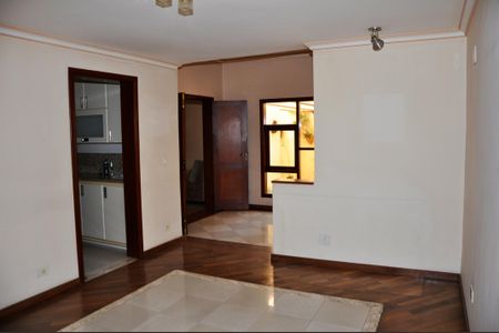 Casa à venda com 414m², 3 quartos e 4 vagas Casa à venda com 414m², 3 quartos e 4 vagasSala de Jantar