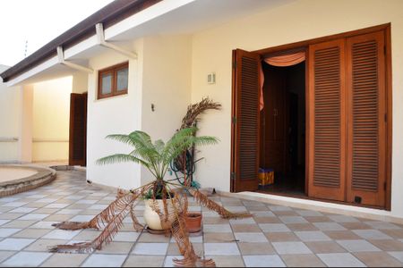 Casa à venda com 414m², 3 quartos e 4 vagas Casa à venda com 414m², 3 quartos e 4 vagasVaranda da Suíte 3