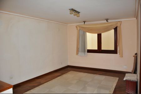 Casa à venda com 414m², 3 quartos e 4 vagas Casa à venda com 414m², 3 quartos e 4 vagasSala de Jantar