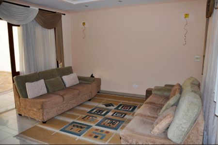 Casa à venda com 414m², 3 quartos e 4 vagas Casa à venda com 414m², 3 quartos e 4 vagasSala de Música e TV