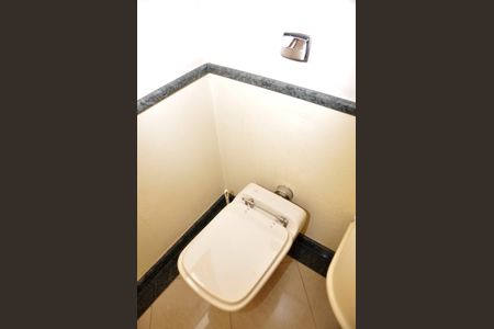 Casa à venda com 414m², 3 quartos e 4 vagas Casa à venda com 414m², 3 quartos e 4 vagasLavabo