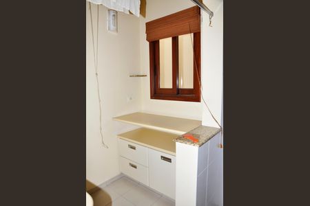 Casa à venda com 414m², 3 quartos e 4 vagas Casa à venda com 414m², 3 quartos e 4 vagasQuarto de Serviço