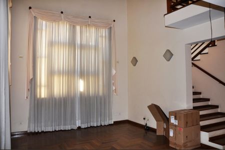 Casa à venda com 414m², 3 quartos e 4 vagas Casa à venda com 414m², 3 quartos e 4 vagasSala de Estar