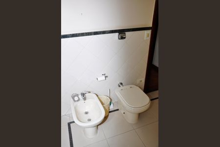 Casa à venda com 414m², 3 quartos e 4 vagas Casa à venda com 414m², 3 quartos e 4 vagasBanheiro da Suíte