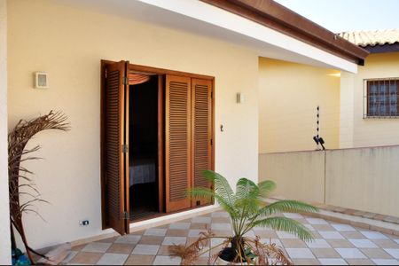 Casa à venda com 414m², 3 quartos e 4 vagas Casa à venda com 414m², 3 quartos e 4 vagasVaranda da Suíte 3