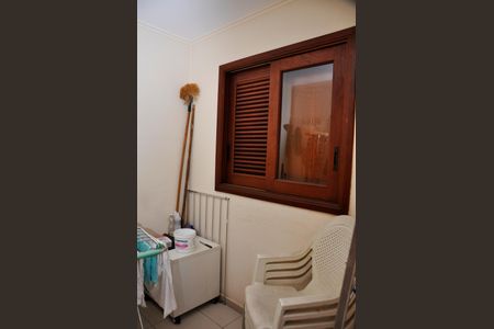 Casa à venda com 414m², 3 quartos e 4 vagas Casa à venda com 414m², 3 quartos e 4 vagasQuarto de empregada