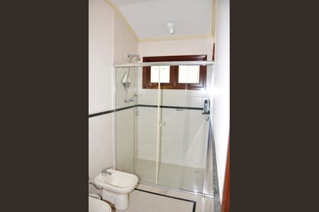 Casa à venda com 414m², 3 quartos e 4 vagas Casa à venda com 414m², 3 quartos e 4 vagasBanheiro da Suíte 2